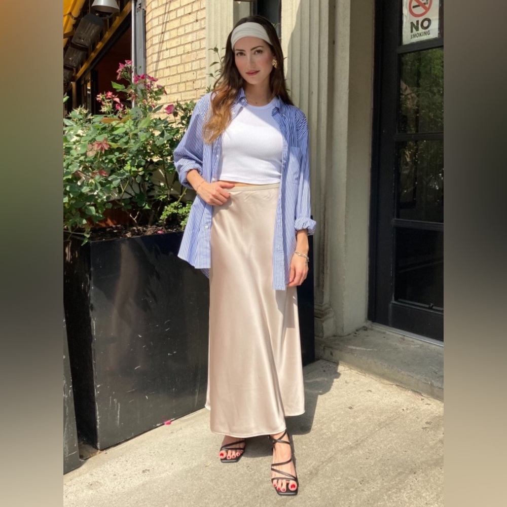Uniqlo Satin Maxi Skirt Champaign natural color